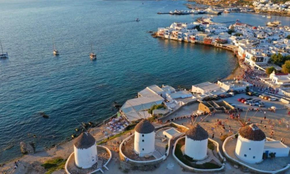Μύκονος: Άγριο ξύλο για τις παράνομες σωληνώσεις ξενοδοχείου